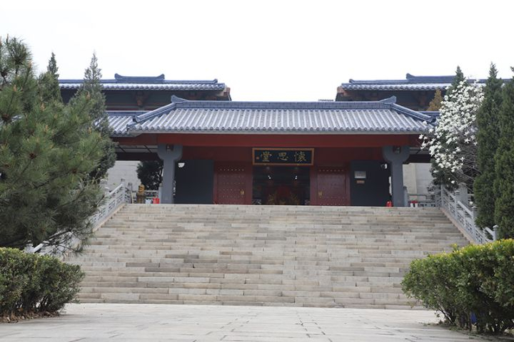 長(zhǎng)城華人懷思堂墓地價(jià)格是多少？購(gòu)墓需要攜帶什么？